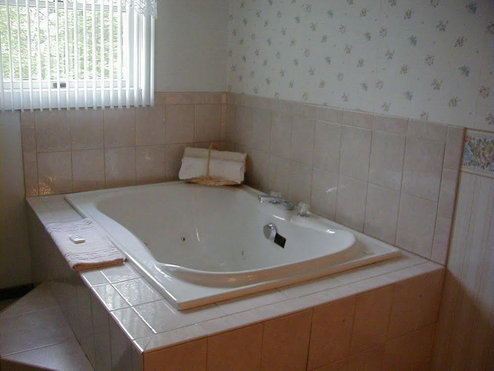 Bears Lair Inn Стоу Номер фото